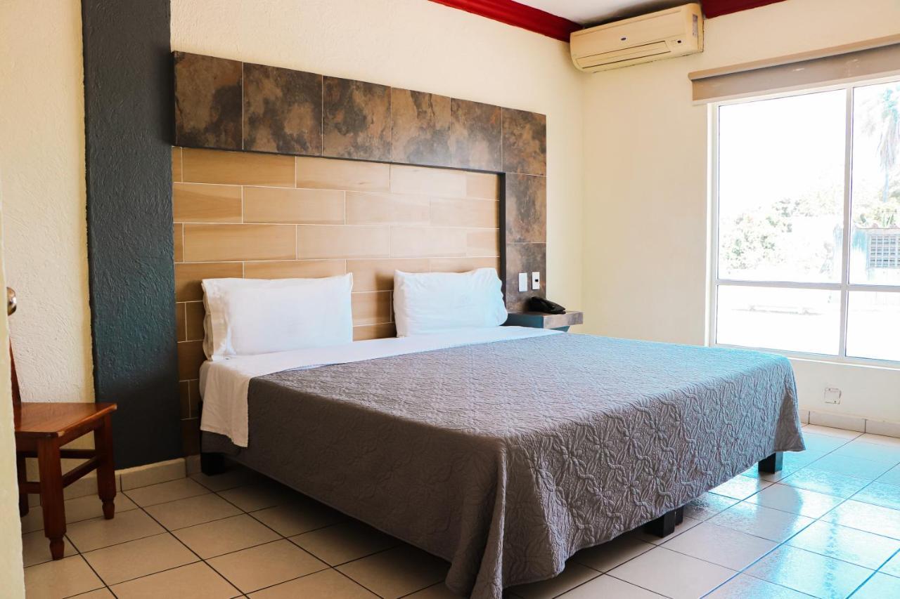 Hotel Gina Текоман Экстерьер фото